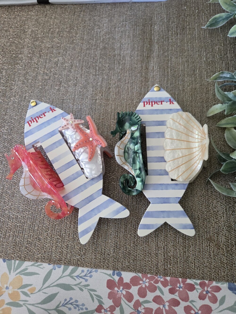 piper-k Pink and Green Seahorse Hair Clips - Set of 2